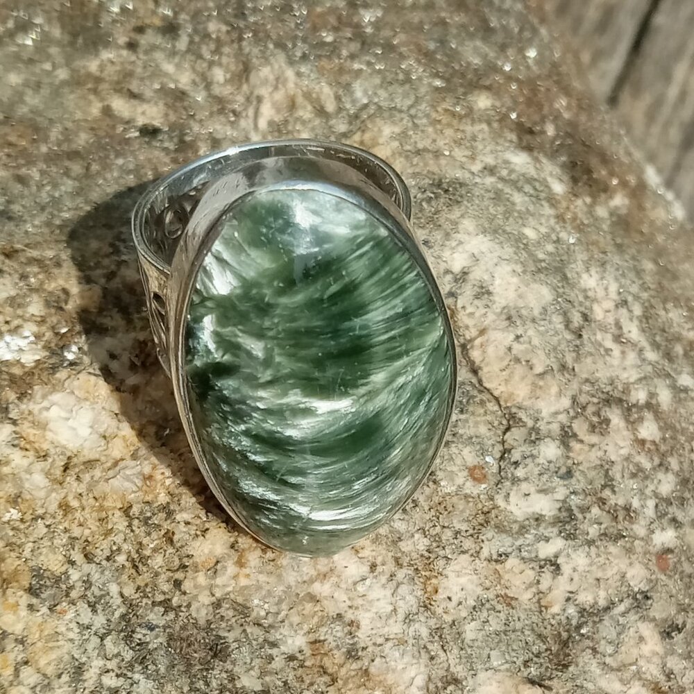 Unusual 925-set Seraphinite ring